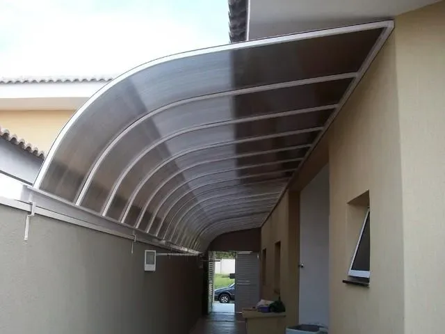 Toldo metálico após limpeza